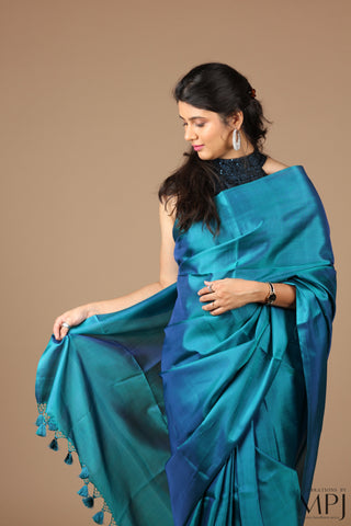 Peacock Blue Plain Handloom silk Kanjivaram Saree with Stitched blouse